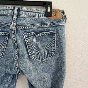 Hollister Low Waist Skinny Jean Women’s 26 Distressed
